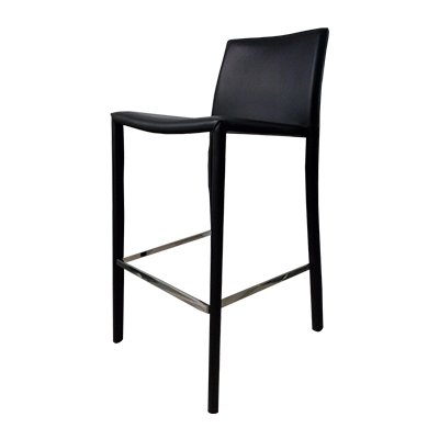 Banqueta 6606 - <p>Banqueta com estrutura em aço e espuma revestido de couro ecológico.</p>
<p><strong>Cores sob consulta.</strong></p>