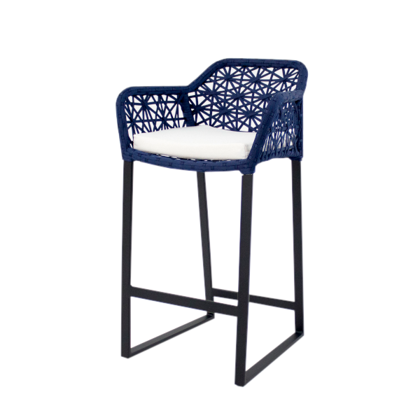 Banqueta Sorrento fibra - <p>Poltrona com estrutura em alumínio. Assento/encosto em fibra sintética.</p>
<p>Medidas: 54 x 60 x 104cm (P x L x A)</p>