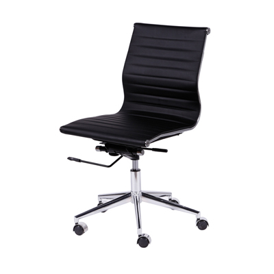 Cadeira 3301 - <p style="text-align: justify;">A Cadeira 3301 tem assento em PU e base cromada. Base giratória com rodízio e regulagem de altura, com sistema relax.</p>
<p style="text-align: justify;">Cores sob consulta.</p>