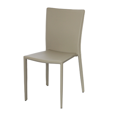 Cadeira 4401 - <p>Cadeira com estrutura em aço e espuma revestida de couro ecológico.</p>
<p><strong>Cores sob consulta.</strong></p>