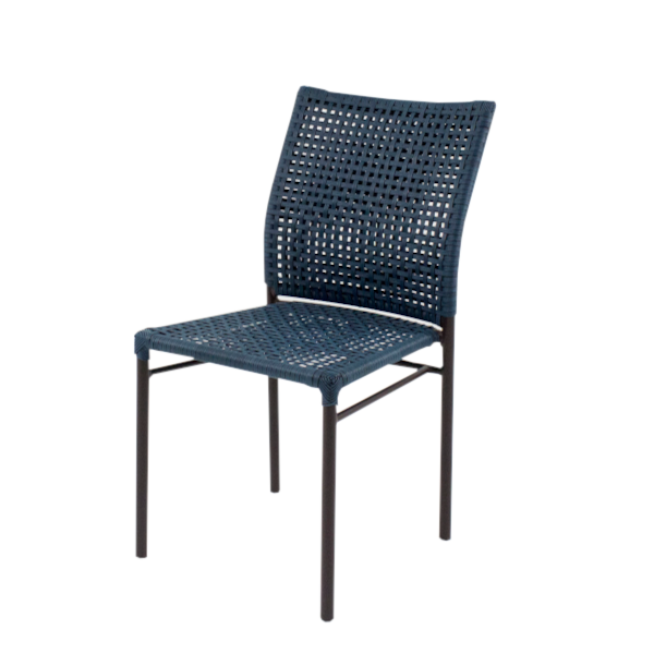 Cadeira Panamá - <p>Cadeira com estrutura em alumínio e acabamento em corda náutica.</p>
<p>Medidas: 58 x 47 x 86cm (P x L x A)</p>
