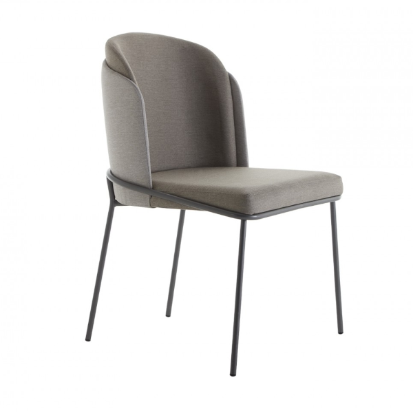 Cadeira Wish 20 - <p>Cadeira com base em madeira ou metal, assento e encosto estofado.</p>