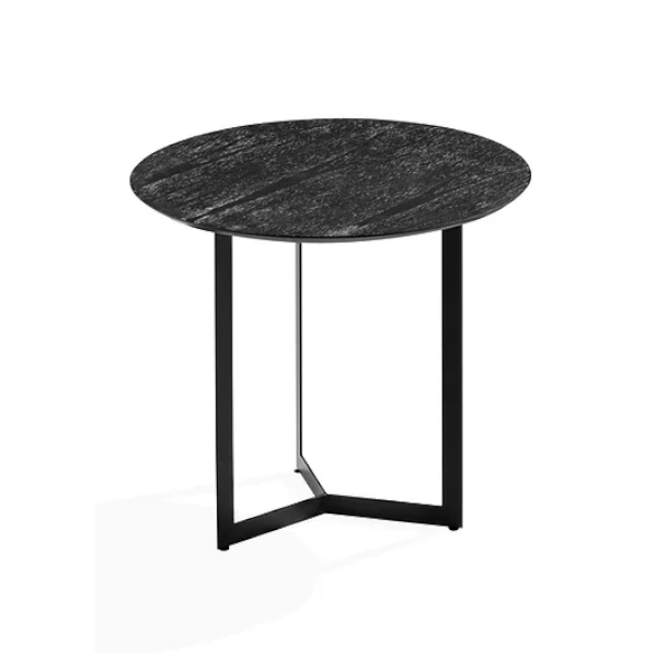Mesa de apoio Tulis - <p>Mesa de apoio com tampo chanfrado ébano. Base preto fosco.</p>
<p>Medidas: Ø54 x 57 cm</p>