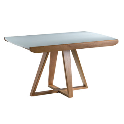 Mesa Elástica Ella - <p>Mesa elástica com estrutura em madeira maciça de eucalipto e tampo em MDF 18mm.</p>
<p><strong>Diversas medidas disponíveis.</strong></p>