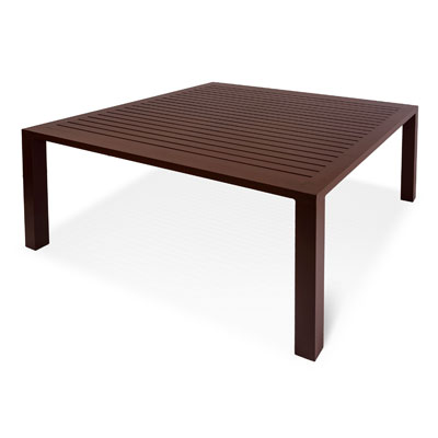 Mesa Havana quadrada - <p>Mesa quadrada com estrutura em alumínio e tampo em alumínio ripado.</p>