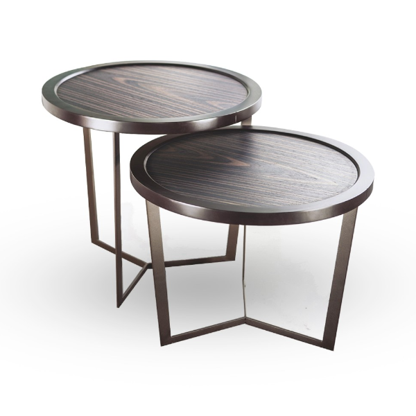 Mesa lateral Top - <p>Mesa lateral em metal com tampo em madeira.</p>
<p>Medidas: L x P x H cm</p>
<p>60 diam. x 45<br />
60 diam. x 55</p>
<p> </p>
<p> </p>