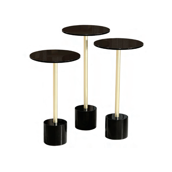 Mesa lateral Trianon - <p>Mesa lateral com estrutura em metal, com base e tampo em MDF laqueado.</p>