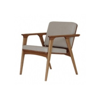 Poltrona Gal - <p style="text-align: justify;">Para esta poltrona a proposta fluída das linhas norteou cada traço, chanfrados foram adicionados para destacar o trabalho da madeira. O multilaminado arremata a estrutura da peça, mantendo um visual limpo e leve que é finalizada por uma barra banhada de cobre nas costas.</p>