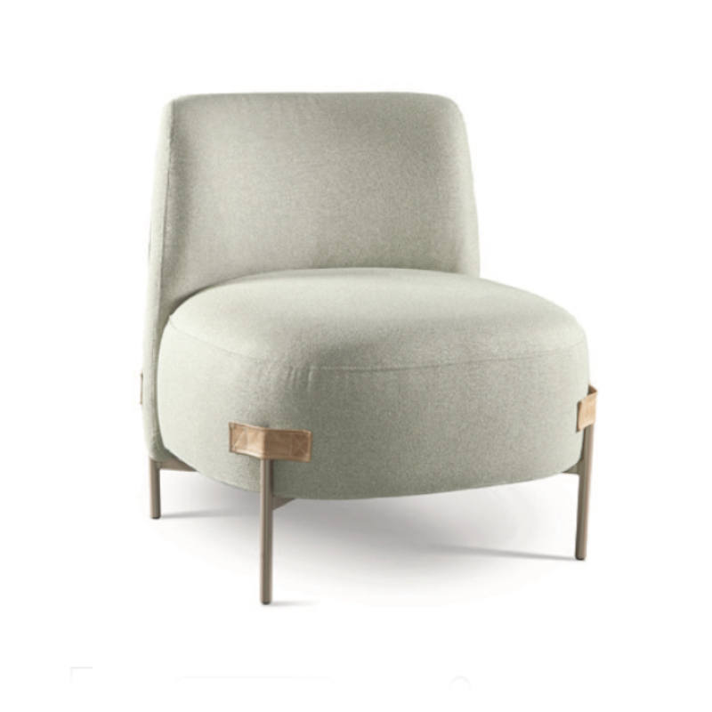 Poltrona Liberty - <p>Poltrona com estrutura em eucalipto de reflorestamento. Assento em espuma D-28 hipersoft, encosto HS71.<br />
Base fixa.</p>
<p>Medidas: L x P x A cm</p>
<p>70 x 80 x 77</p>