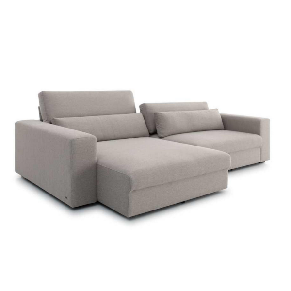 Sofá Retrátil Em Cena - <p>Um modelo retrátil reclinável com visual de living, seu desenho segue as tendências dos formatos atemporais que se adequam a qualquer ambiente.</p>
<p>Possibilita grande abertura da chaise e suas duas opções de altura permitem um total apoio de cabeça ou um sofá mais contemporâneo.</p>