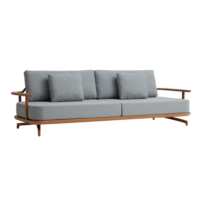 Sofá Zoe - <p>Sofá com estrutura em madeira cumaru, e fita elegance. Assento e encosto com almofadas.</p>